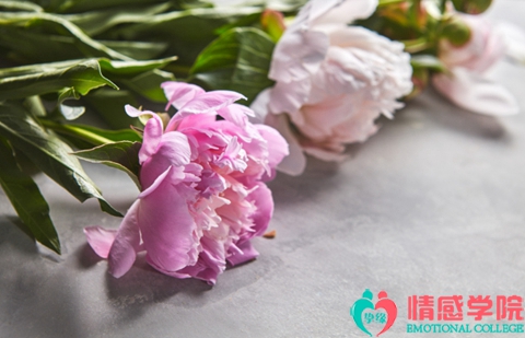 已婚男撩已婚女人的表现? 已婚男撩已婚女人的表现?