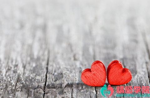 水瓶座女生出轨有哪些表现？