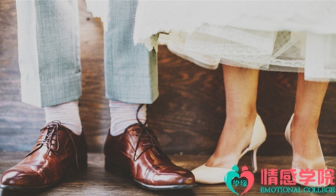 发现老公有小三该怎样挽回 发现老公有小三该怎样挽回